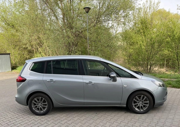 Opel Zafira cena 35900 przebieg: 197000, rok produkcji 2013 z Płock małe 211